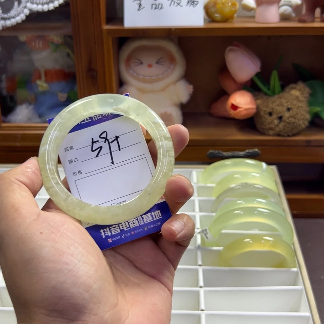 未镶嵌蛇纹石玉手镯500