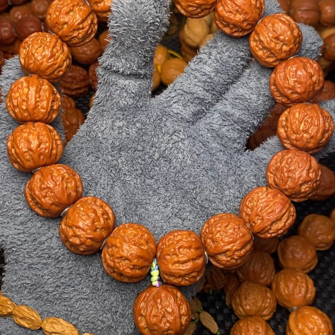 格***文玩核桃吊坠珊瑚纹八棱