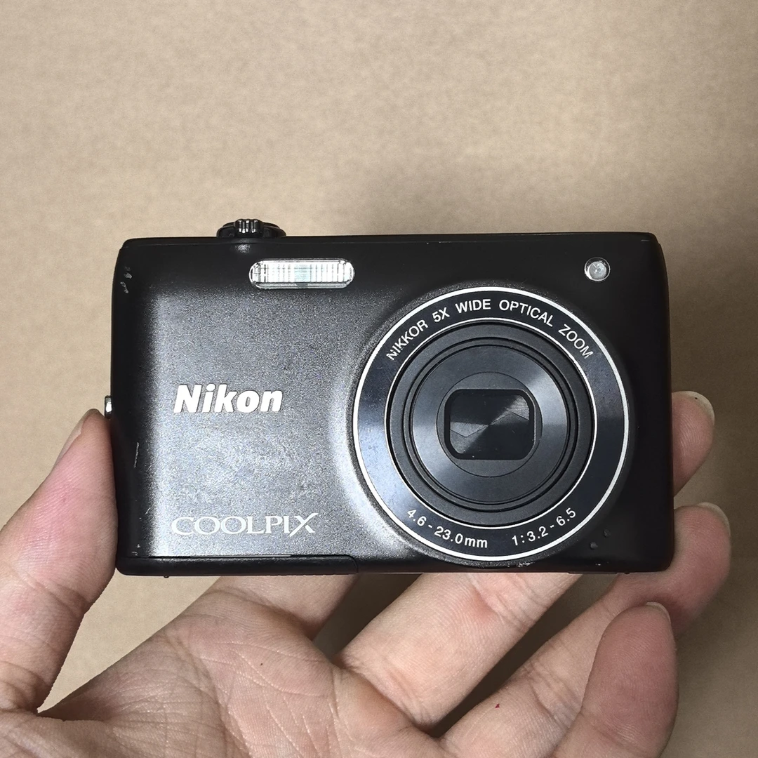 九成新  尼康S4150  有暗角