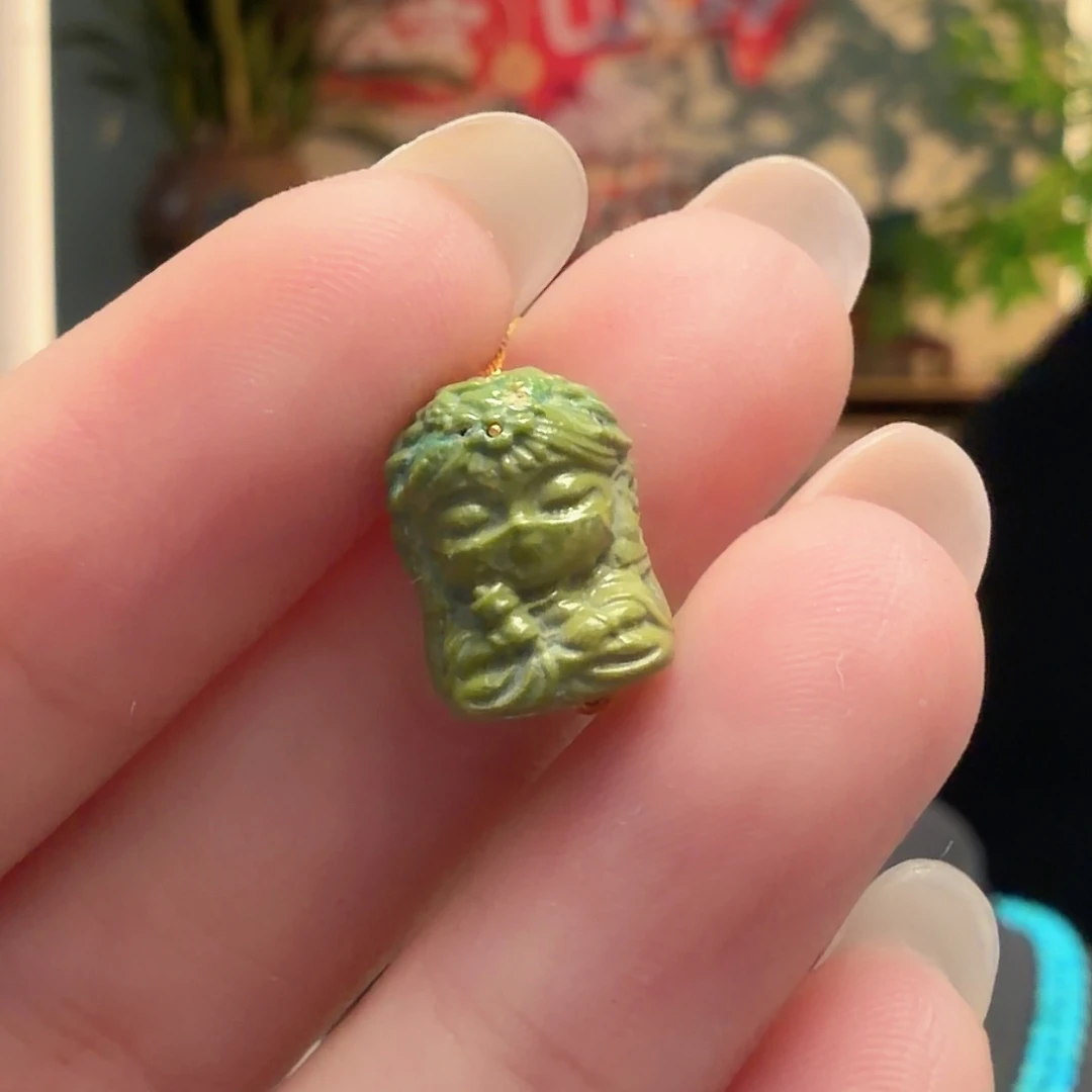 绿松石未镶嵌颈饰