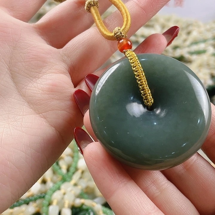 未镶嵌和田玉挂件