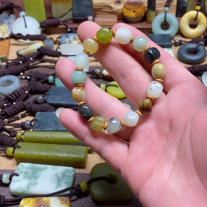 蛇纹石玉挂件未镶嵌