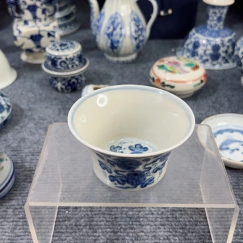 华****7一个青花缠枝壶卉主人杯