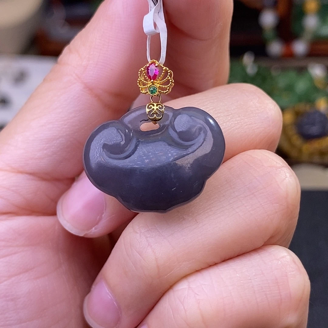 和田玉烟紫吊坠清货价如意锁18.K金未镶嵌