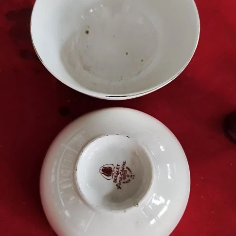 瓷片瓷片，摆件，都有微瑕疵，