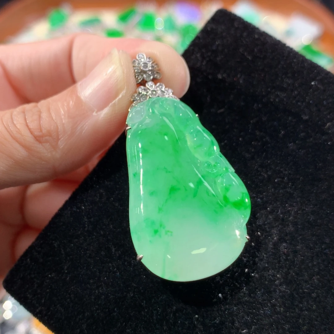 翡翠18K金镶嵌吊坠(不含链)