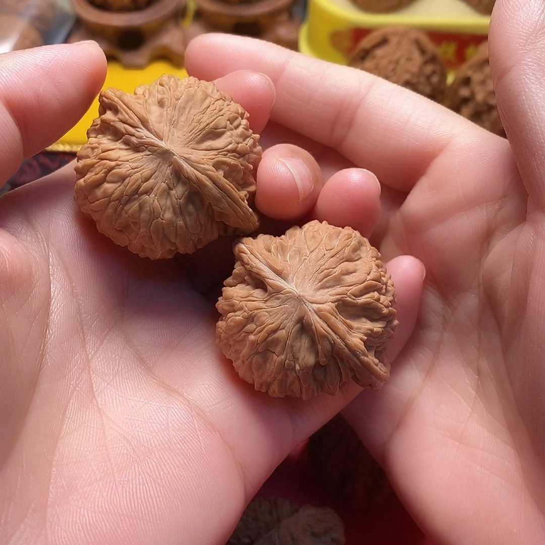 文玩核桃把件磨盘狮子头