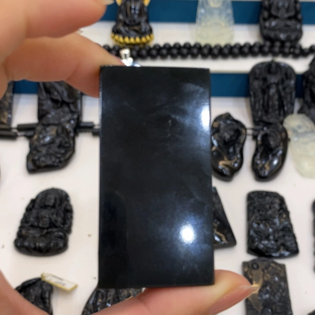 芽***芽蛇纹石玉未镶嵌吊坠