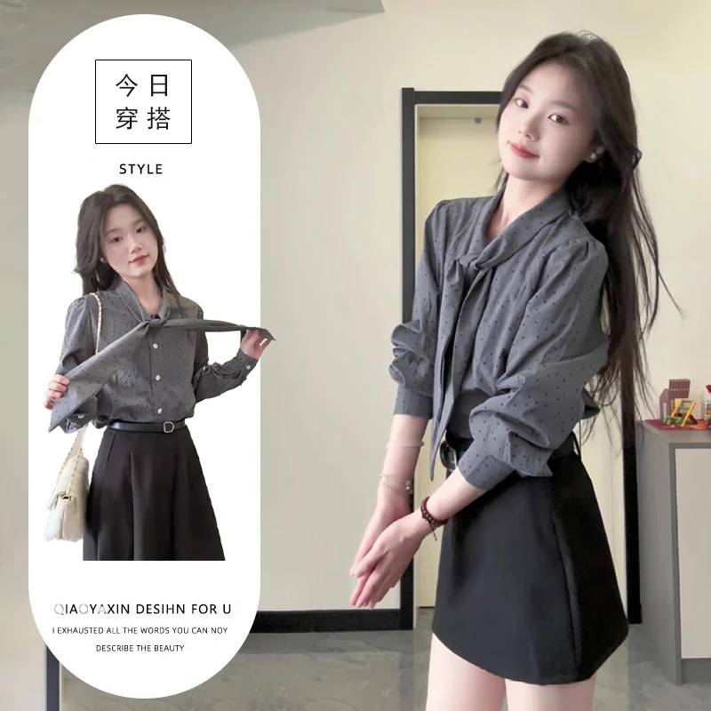 开春穿搭套装一整套春装女款2025年新款灰色波点绑带设计感连衣裙