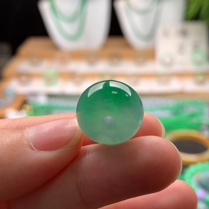 翡翠未镶嵌颈饰天然缅甸A货翡翠