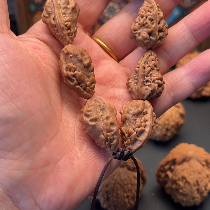 文玩核桃吊坠麒麟脚