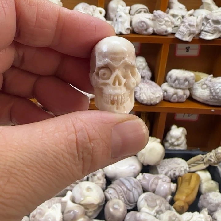 非金属配饰鹿角雕刻骷髅