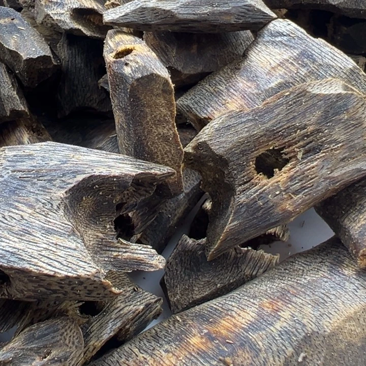 沉香沉香碎屑红骨凹身老料52克