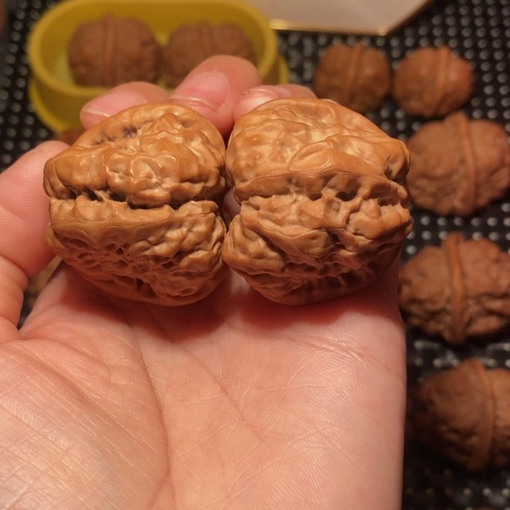 文玩核桃把件四开八腿肌肉蛙