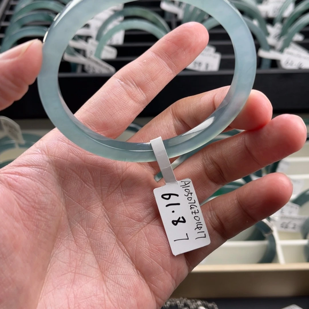 翡翠手镯未镶嵌花*楼61.87