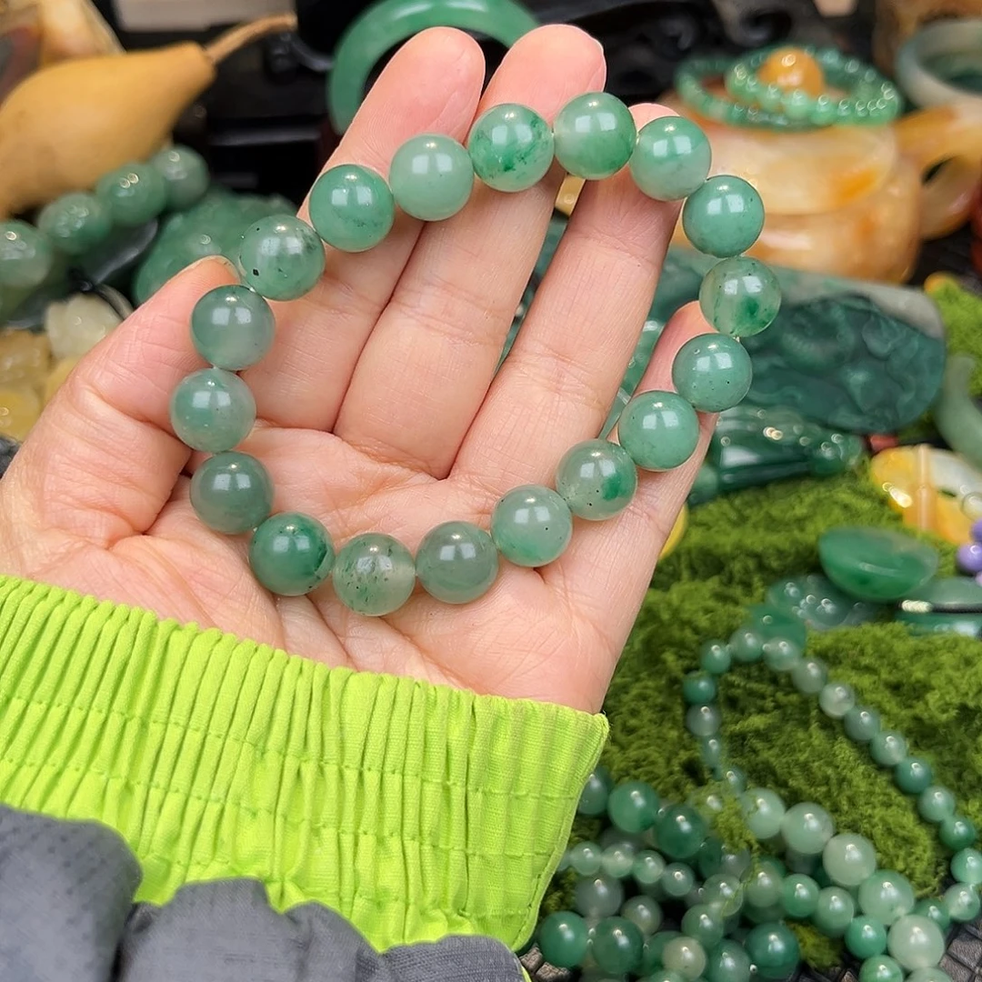 石英质玉未镶嵌颈饰