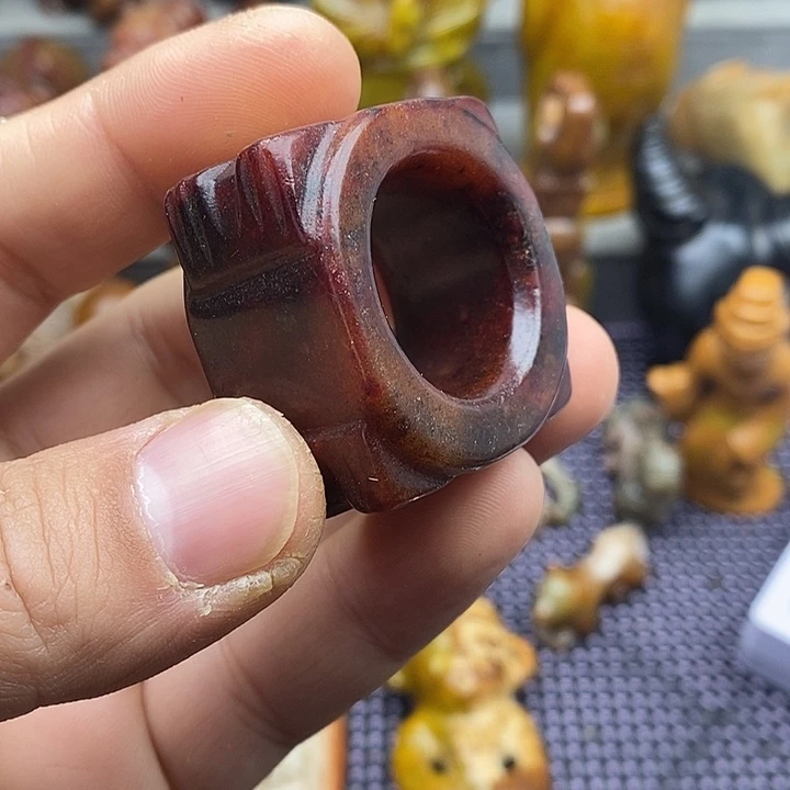 未镶嵌蛇纹石玉颈饰