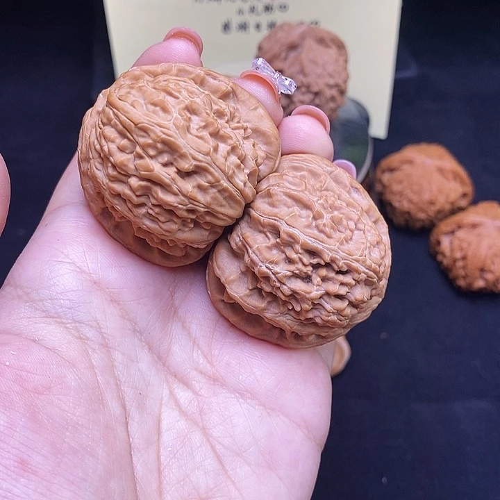 核桃把件40全品三角白