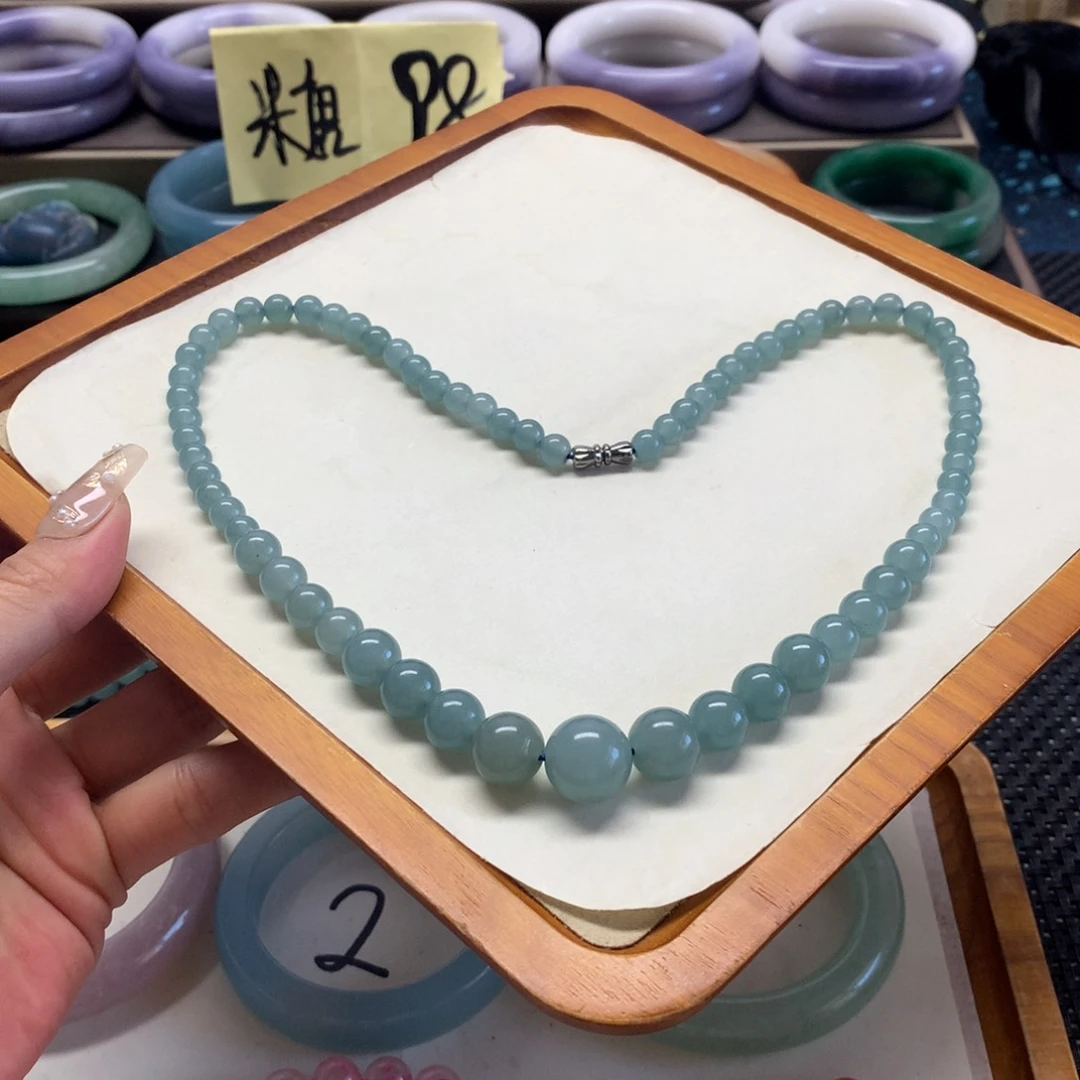 石英岩玉未镶嵌颈饰