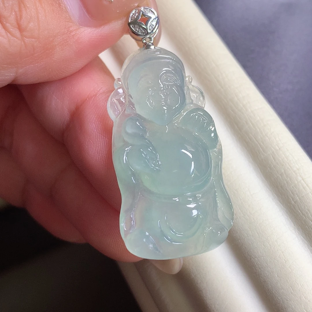 翡翠18K金镶嵌颈饰财神