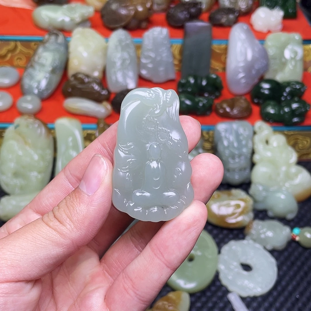 和田玉未镶嵌颈饰