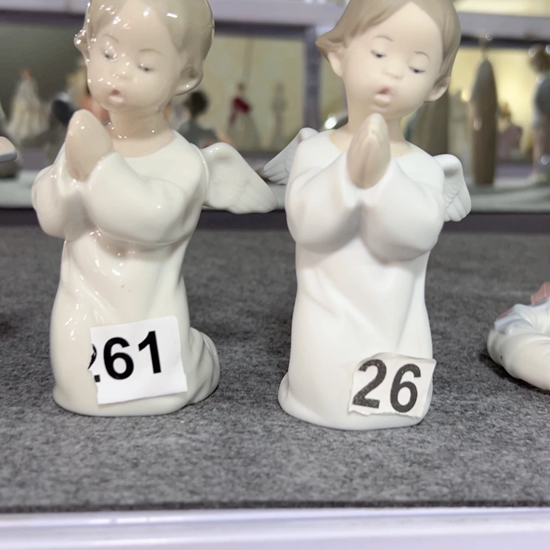 J***e瓷片中古默认微瑕。