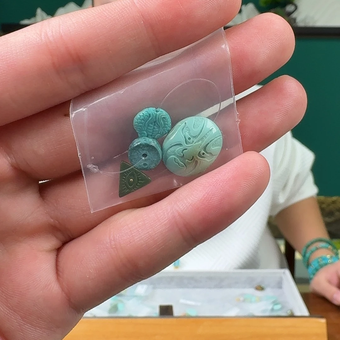 绿松石未镶嵌珠宝奇石