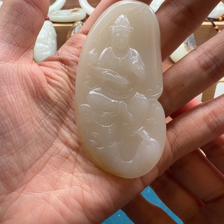 和田玉未镶嵌颈饰普贤观音