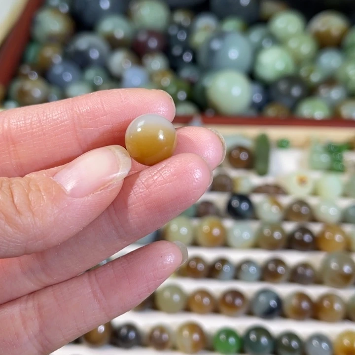 和田玉（糖玉）未镶嵌珠宝半成品12