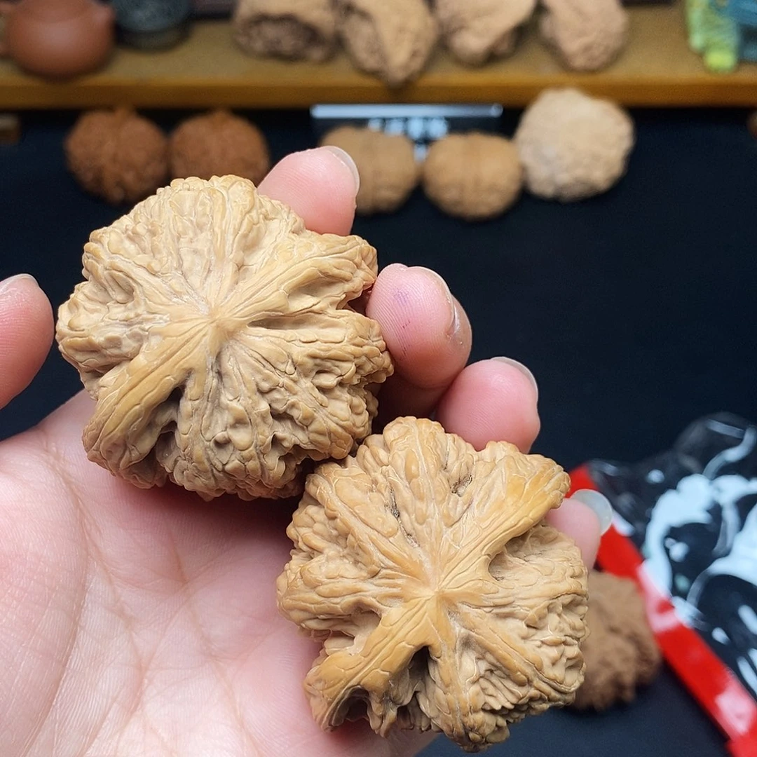 似***無文玩核桃吊坠粗筋66