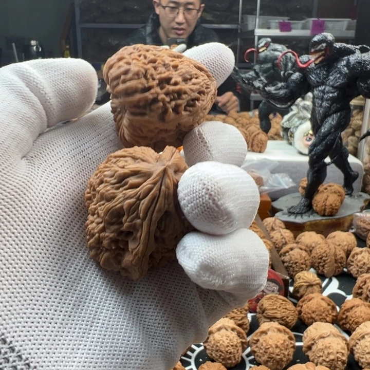 阿***丁吊坠文玩核桃留疤逐鹿