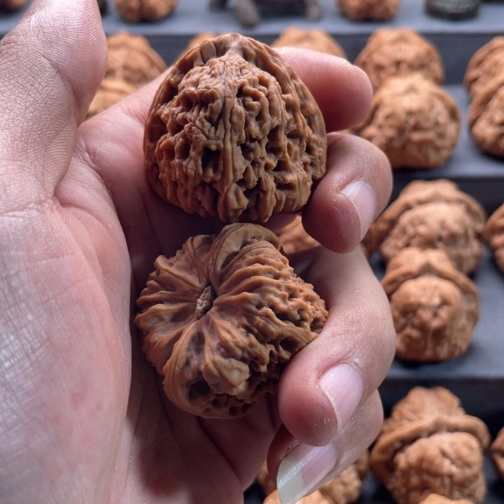 文玩核桃吊坠大****爹南疆38