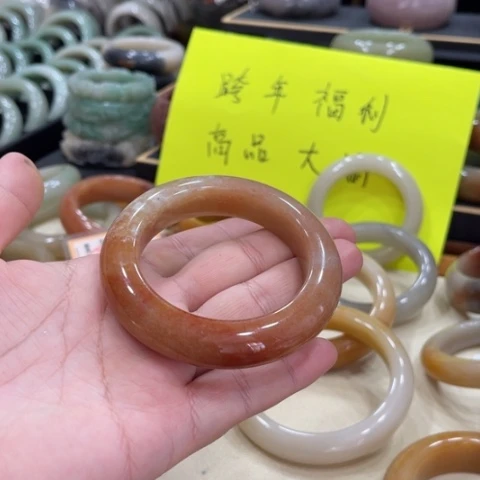 未镶嵌手镯石英质玉