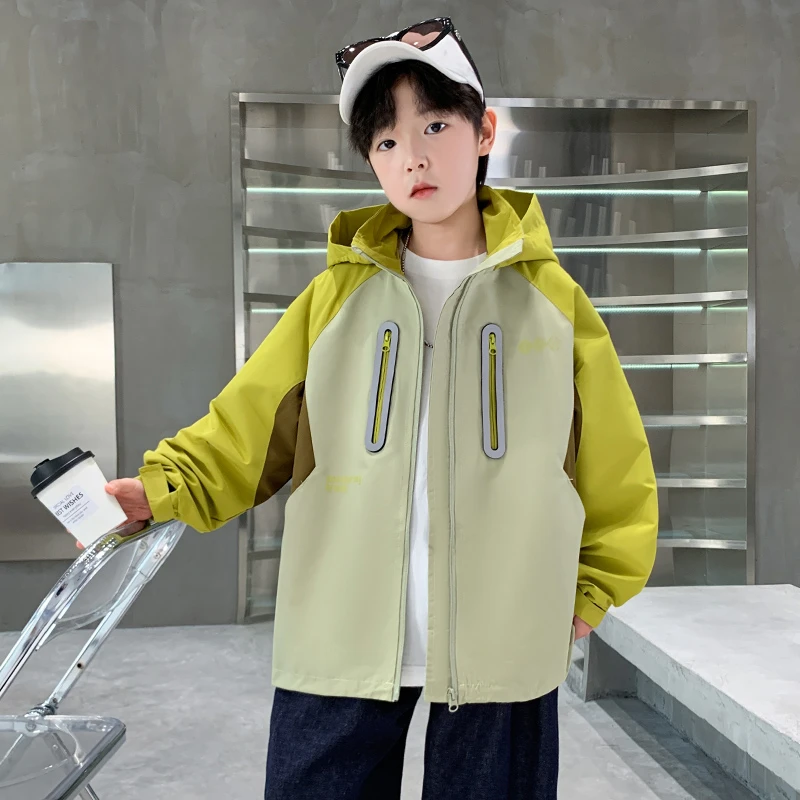 男童外套春秋款2025新款儿童中大童秋季风衣男孩秋装冲锋衣宽松潮