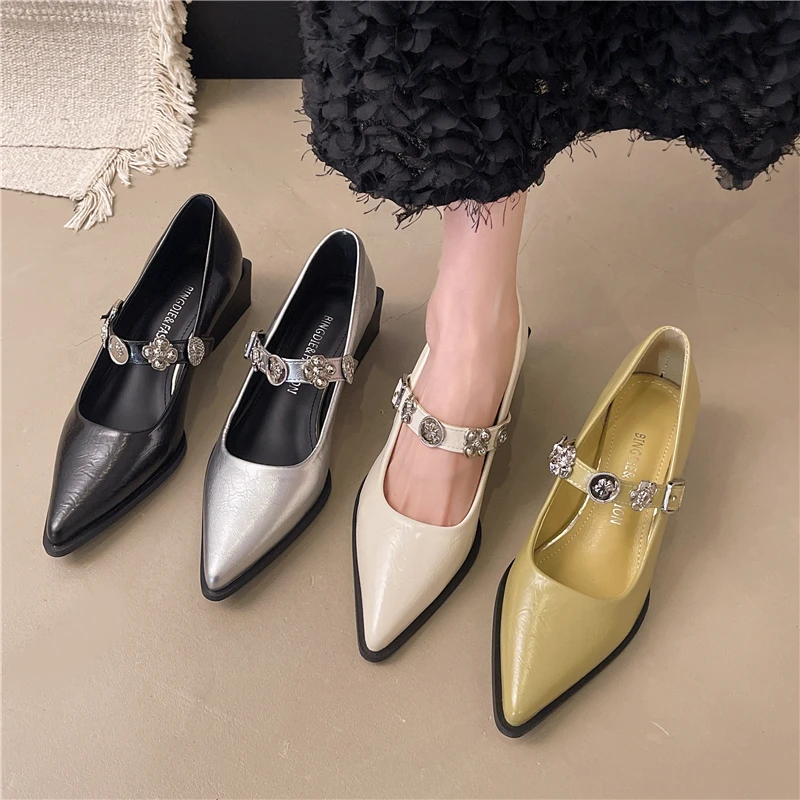 法式白色粗跟玛丽珍女鞋2025春季新款一字带尖头气质单鞋潮