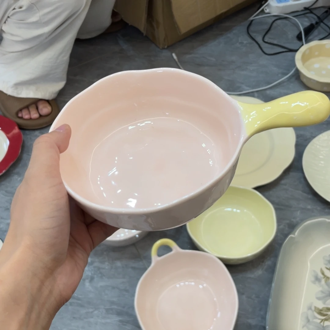 陶瓷微瑕餐具介意勿拍，满18飞！