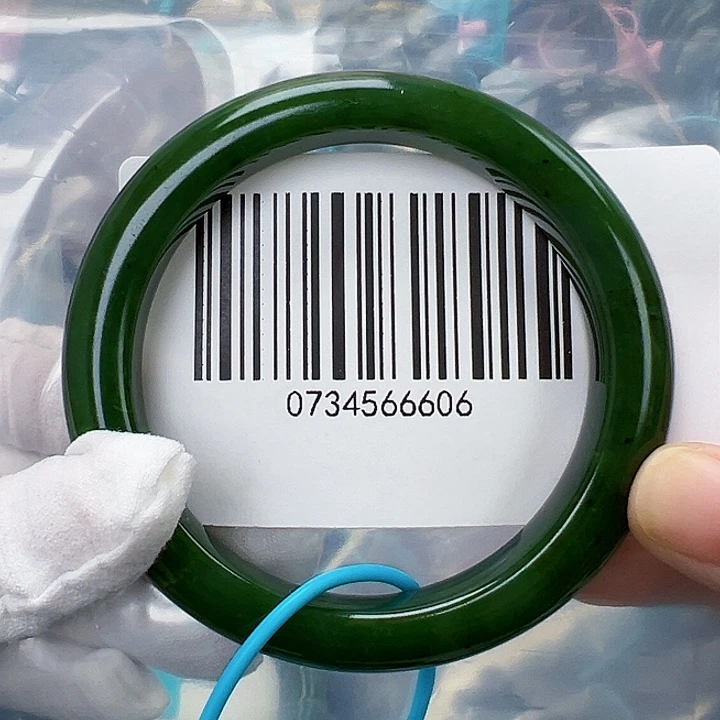 和田玉未镶嵌手镯微瑕58