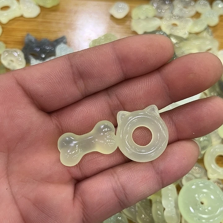 蛇纹石玉合金颈饰玉石吊坠玉石吊坠