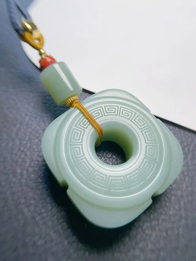 和田玉吊坠Y1107-10