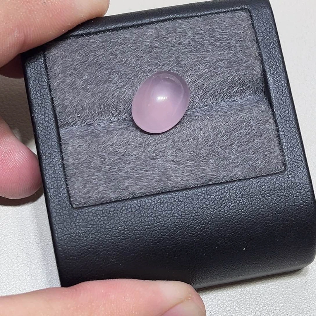 笔搁芙蓉石未镶嵌裸石8克拉