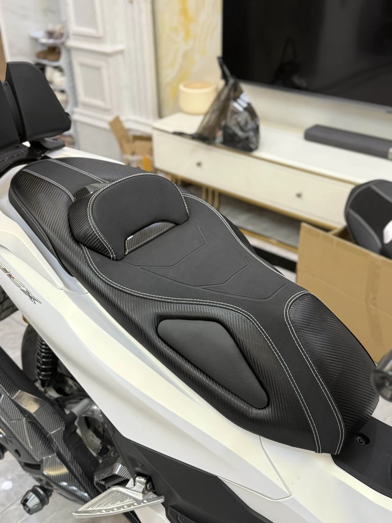 适用于本田pcx160/NS150gx改装通用坐垫总成 加软带腰靠座垫防水
