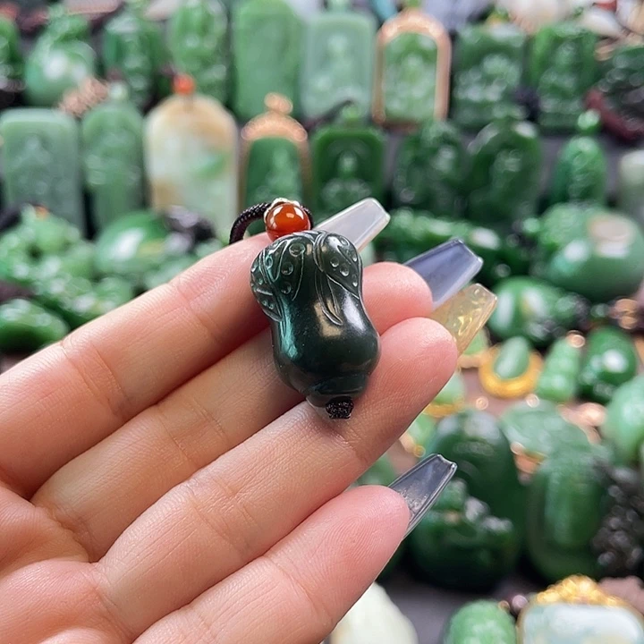 和田玉未镶嵌挂件