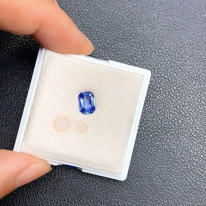 蓝宝石裸石1.5克拉