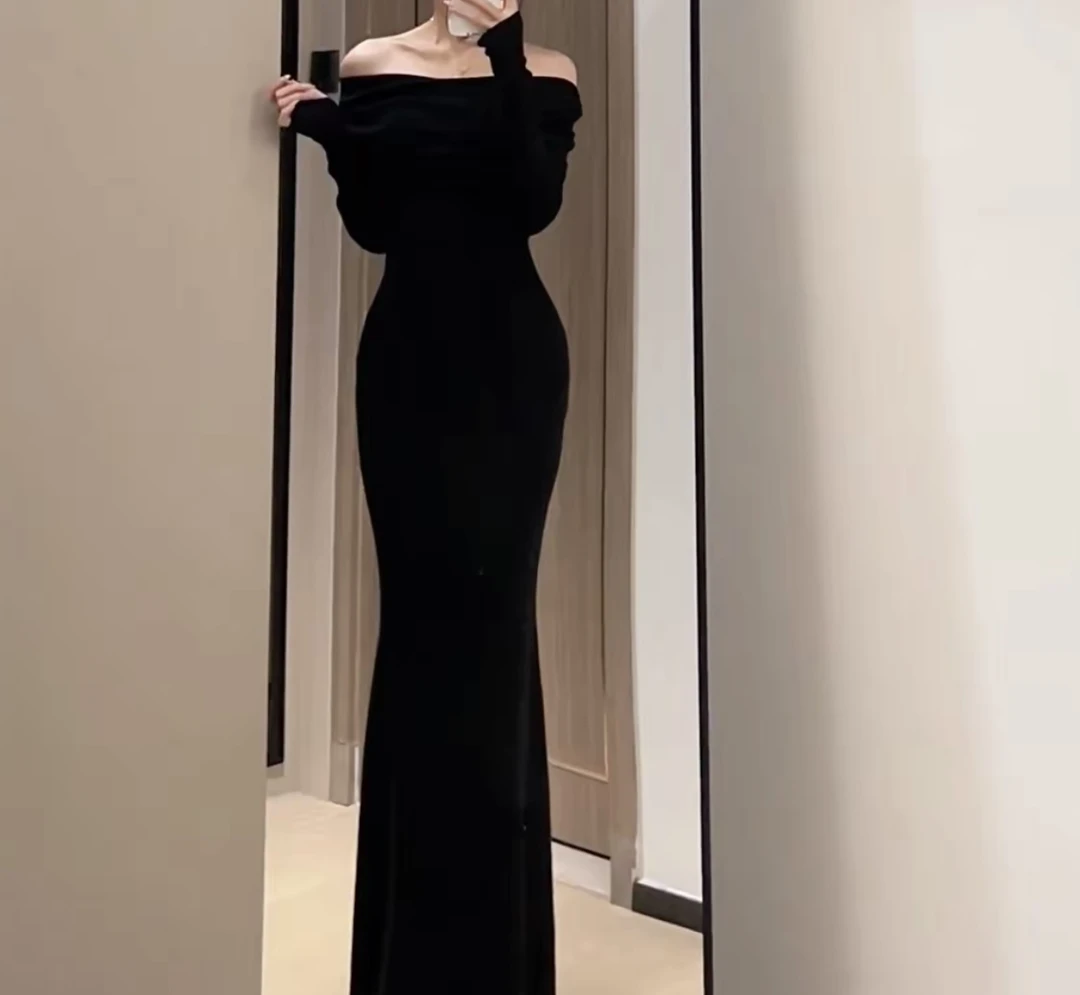 秋冬季斜肩性感露肩绝美一字肩连衣裙显瘦修身收腰包臀裙包臀裙子