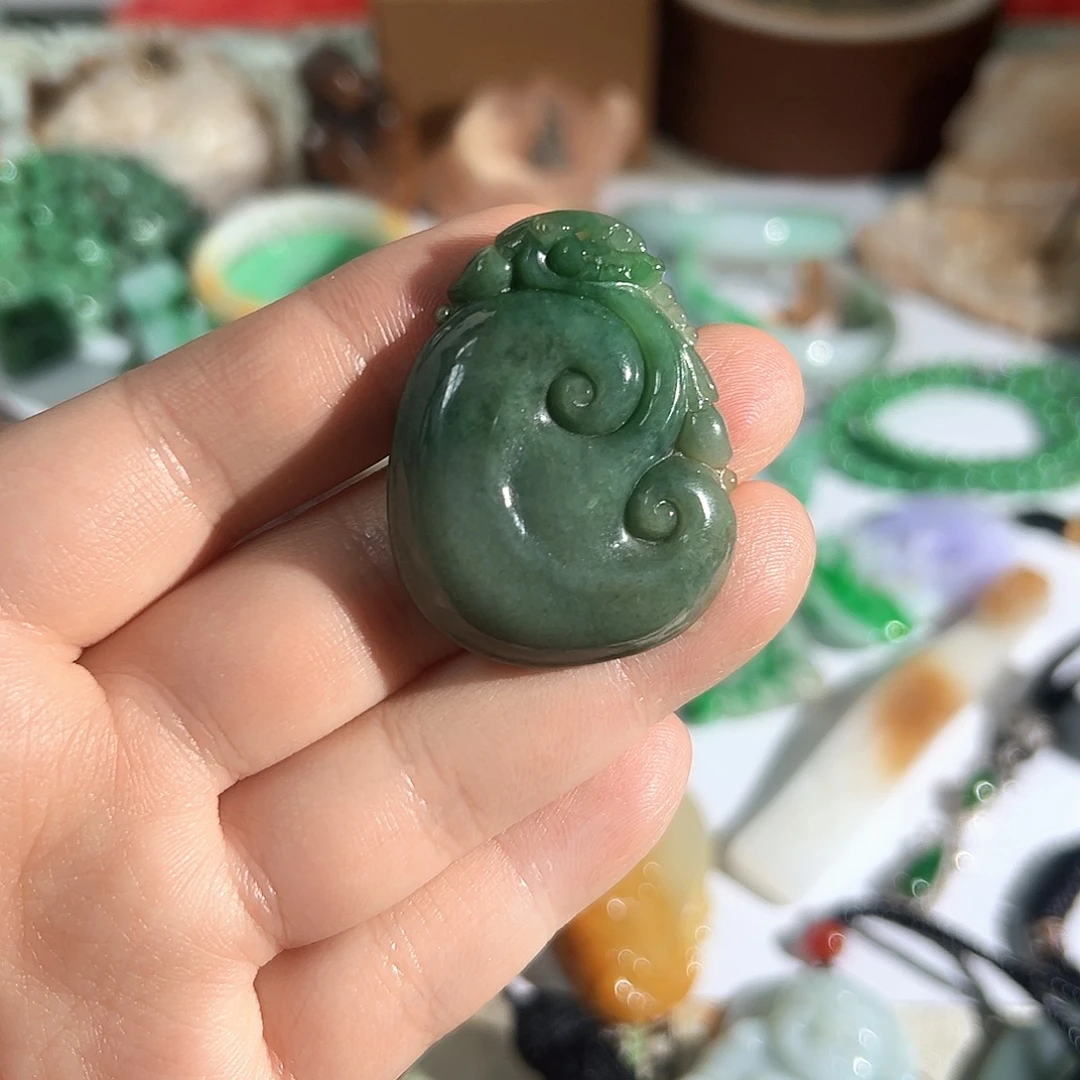 翡翠未镶嵌颈饰翡翠如意