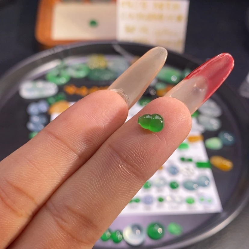 【闪购商品】翡翠挂件未镶嵌葫芦