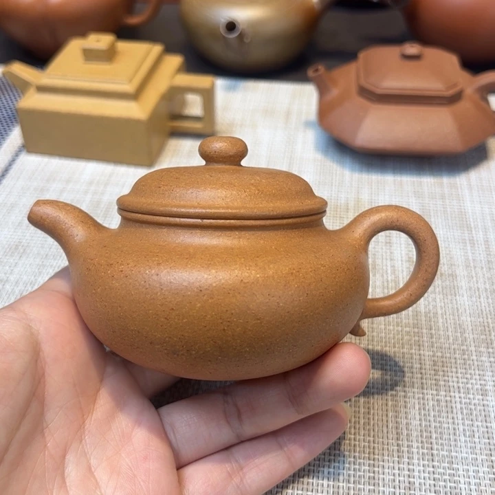 茶壶紫砂仿古，容量150毫升，段泥