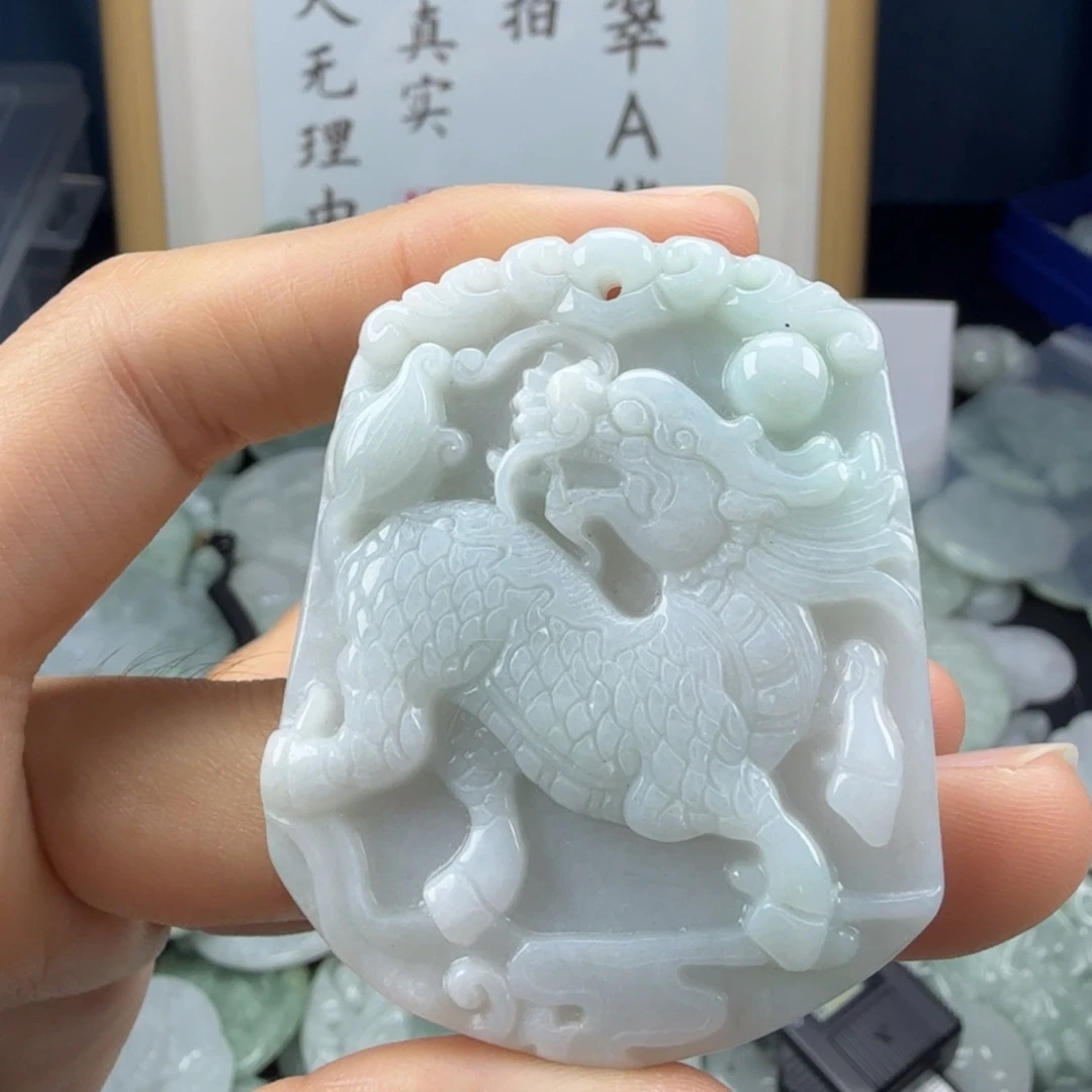 翡翠未镶嵌颈饰翡翠