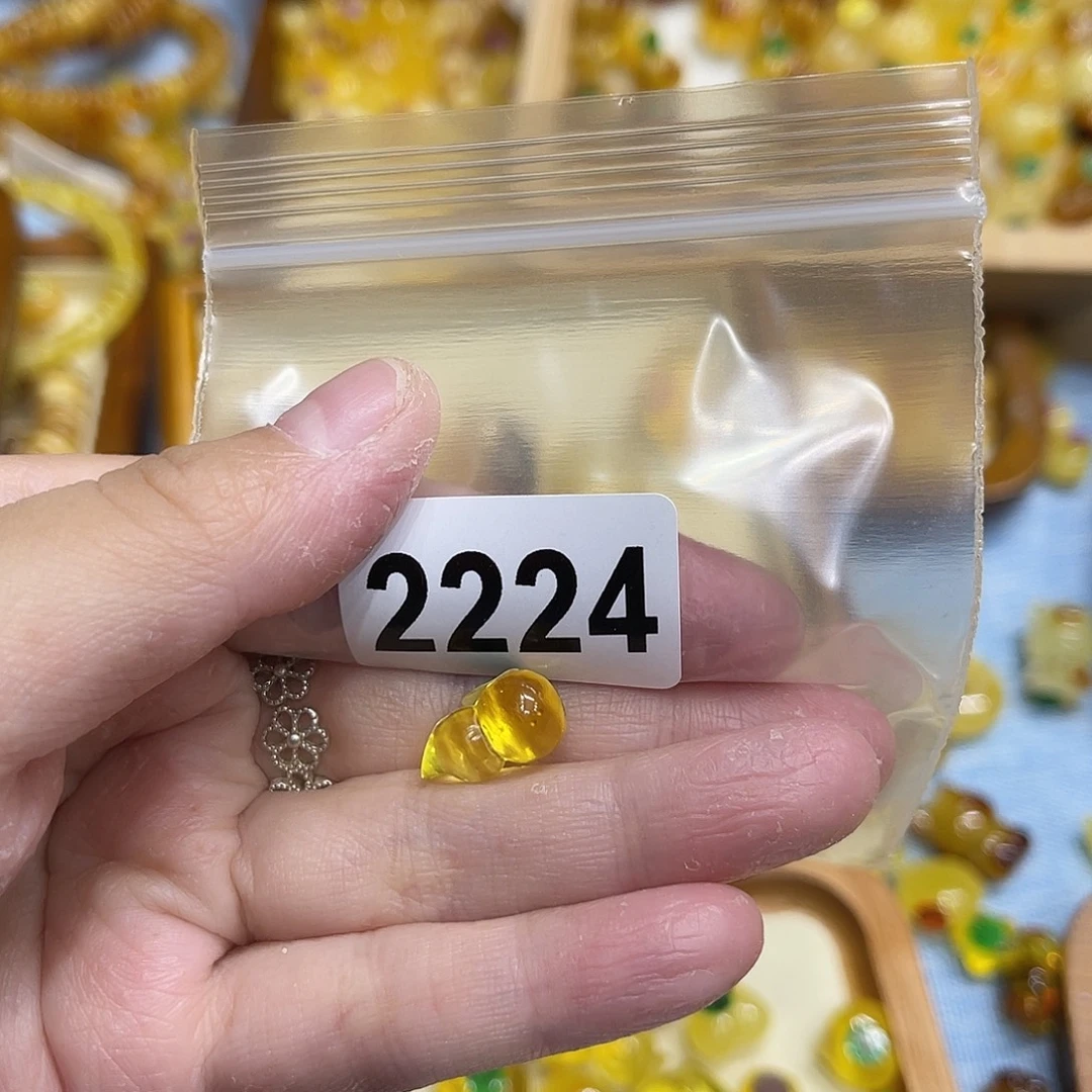 琥珀未镶嵌颈饰蜜蜡