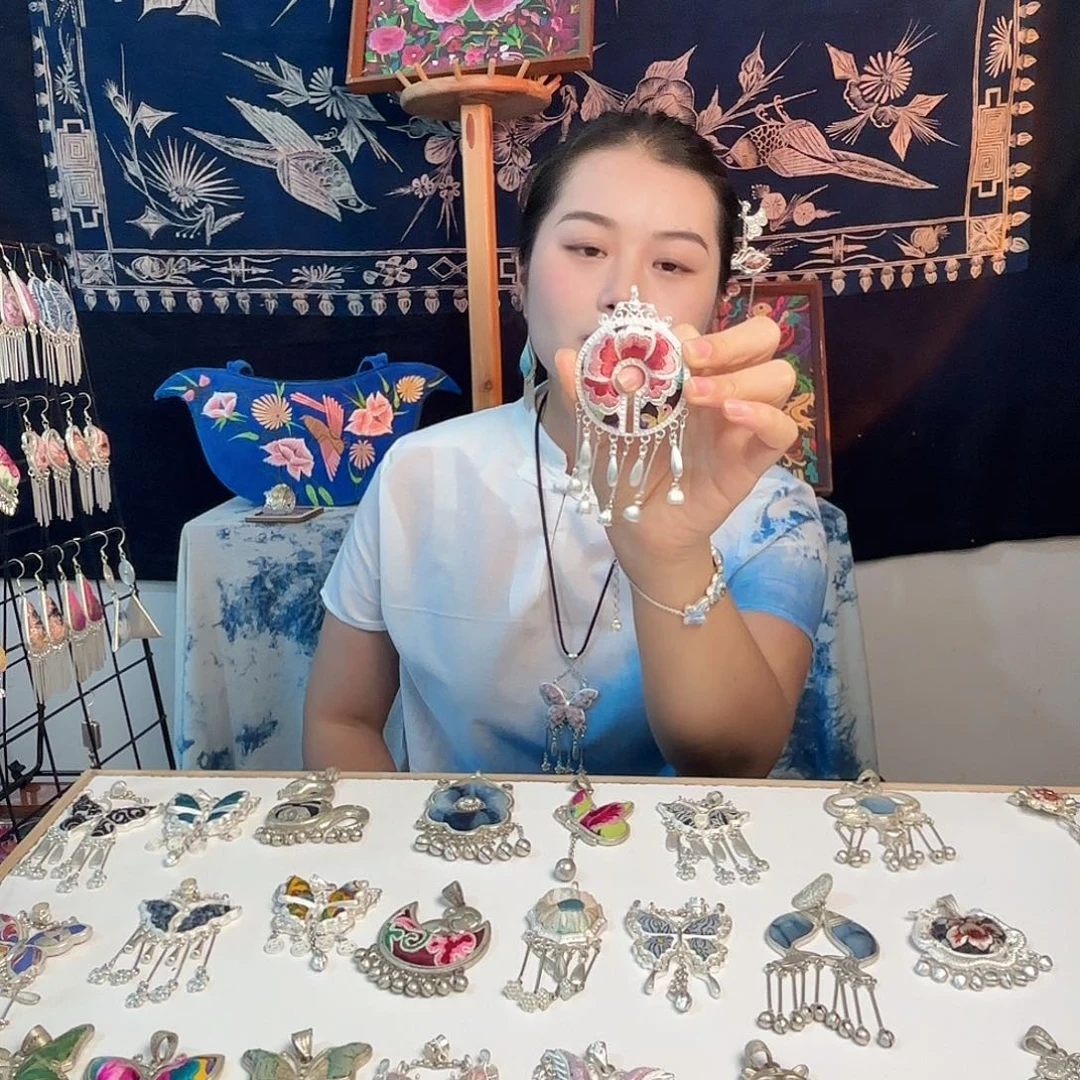 织绣民族风复古风吊坠